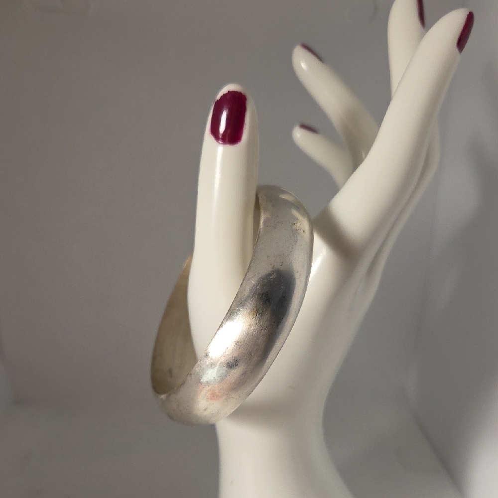 Elegant Silver Bangle Bracelet